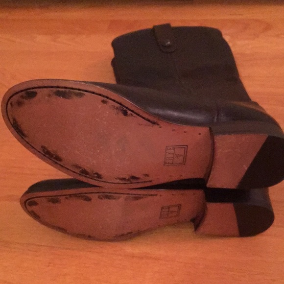 NEW FRYE Melissa Button 2 Riding Boots Dark Brown Distressed Leather Size 7.5 - Picture 11 of 11